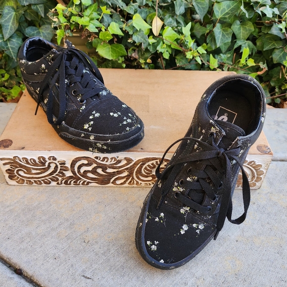 Vans Old Skool Black Floral - Picture 2 of 8